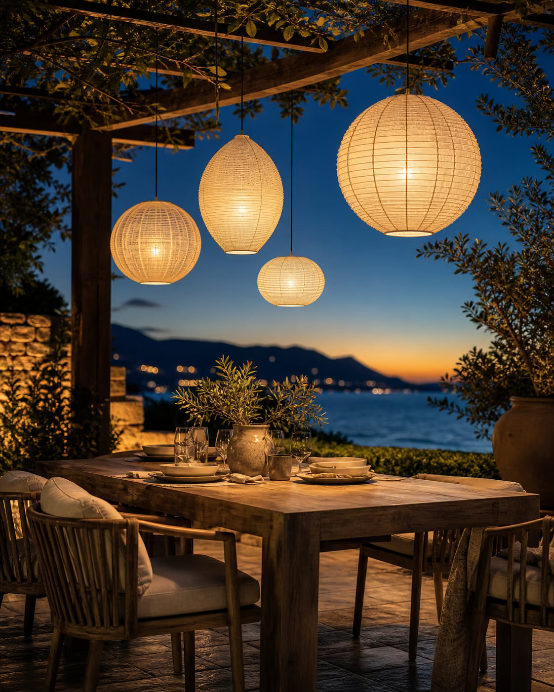 Lampions für Garten & Terrasse – Solar, Lichterkette und Outdoor-Tipps 2026
