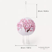 Solar-Lampion mit Kirschblütenmotiv und Quasten, Studioaufnahme mit Maßangabe 26 cm
