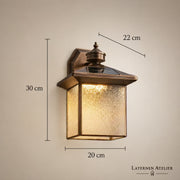 Bronze Solar-Wandlaterne mit 20 cm Breite, 30 cm Höhe und 22 cm Wandabstand