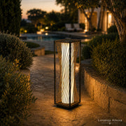 Große Solar-Rattanlaterne mit warmweißem Licht für Garten und Terrasse