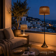 Große Solar-Stehlaterne für Balkon, Terrasse und Lounge-Bereich