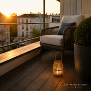 Helle Solar-Rattanlaterne für Balkon, Terrasse und gemütliche Außenbereiche