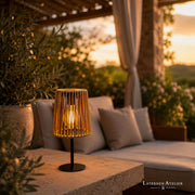 Leichte Solar-Rattanlaterne für gemütliche Beleuchtung auf Terrasse und Balkon