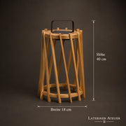Maße der Solar-Laterne in Holzoptik mit 40 cm Höhe und 18 cm Breite