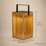 Solar-Laterne aus Bambus mit Maßen 14,5 cm Breite und 24 cm Höhe