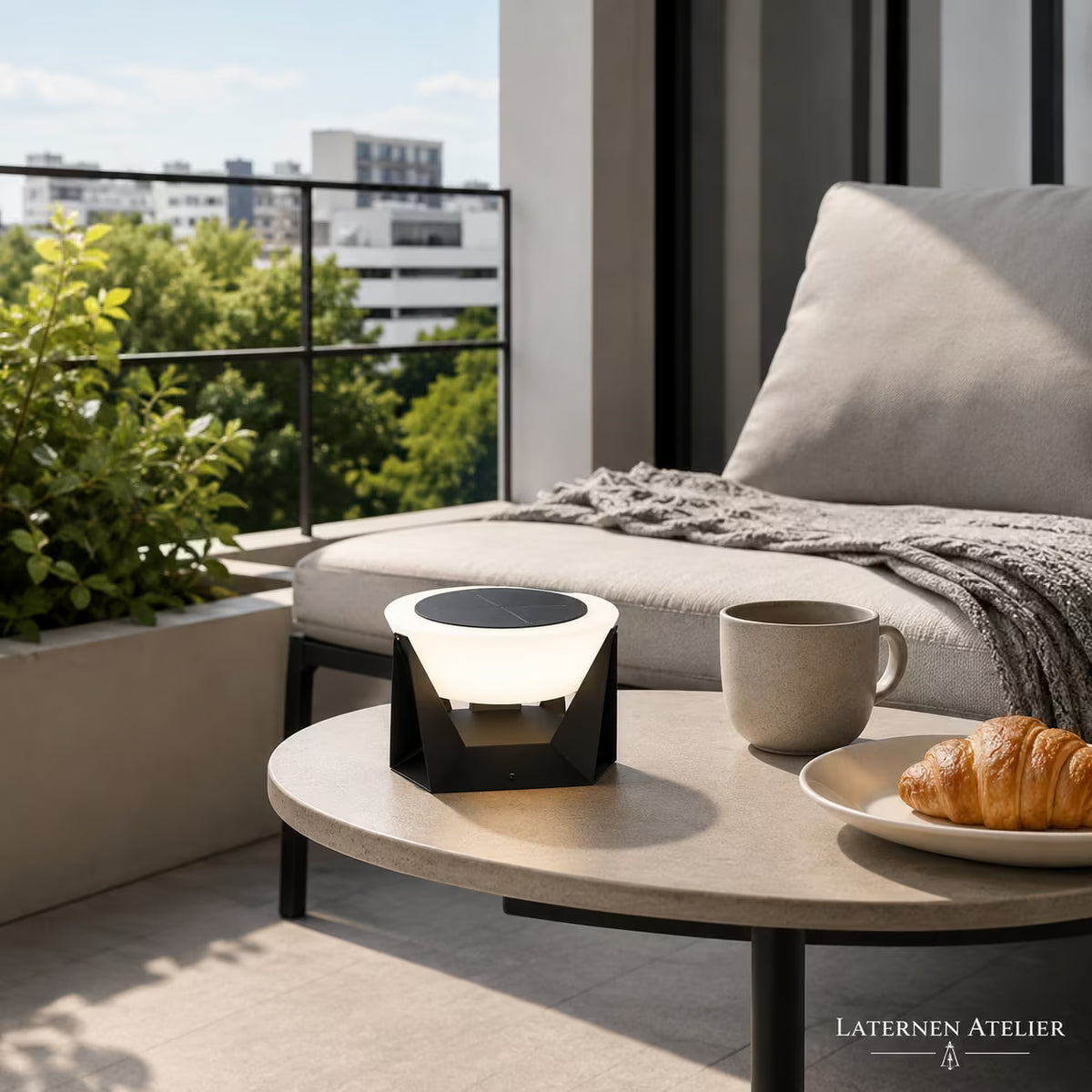 Moderne Solar-Pfeilerlaterne mit Edelstahl-Optik für Pfeiler und Garten