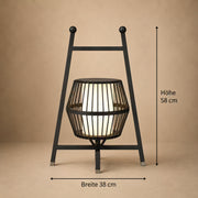 Maße der schwarzen Solar-Windlicht Laterne mit 58 cm Höhe und 38 cm Breite