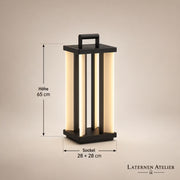 Große Solar Outdoor Laterne aus Metall mit 65 cm Höhe und 28 x 28 cm Sockel