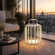 Weiße Solar-Laterne mit Tragegriff für Balkon, Terrasse und Außenbereich