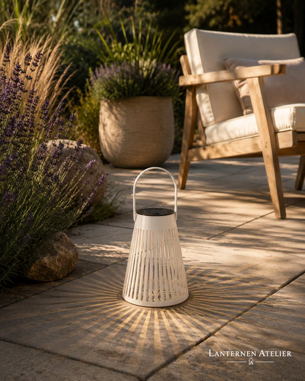 Windlicht Weiß Solar mit Lichtmuster für Garten & Terrasse