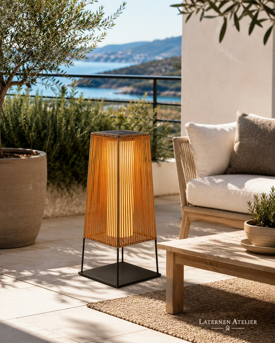 Große Solar-Rattanlaterne für Garten & Terrasse